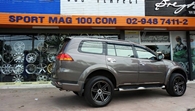 MITSUBISHI-PAJERO