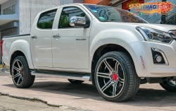 ล้อแม็ก: Cosmis Iconic Racing- 22x10.5 6/139 et8 ยาง: Minerva Eco Speed 2 SUV- 265/40r22